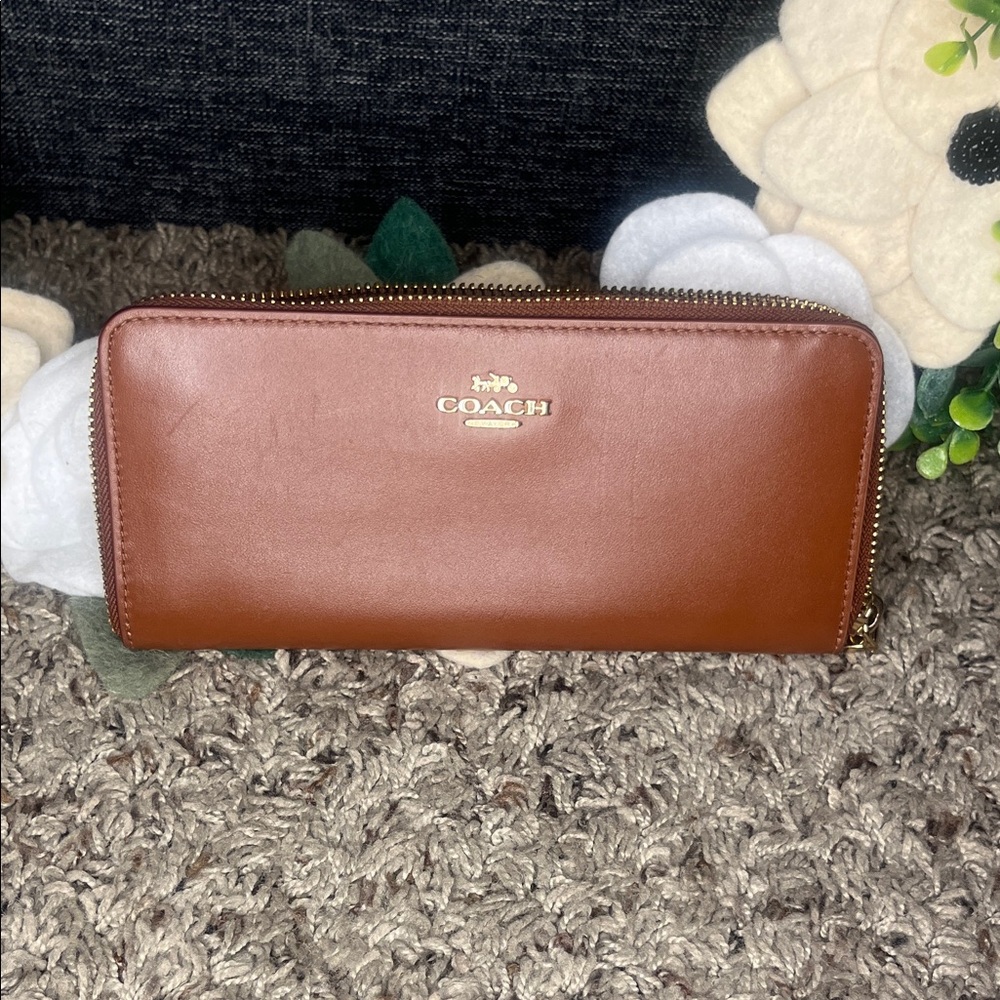 Coach slim accordion calf leather wallet